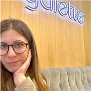 Laureata in economia offre lezioni di economia aziendale, matematica, diritto, inglese e francese